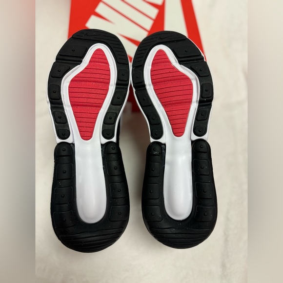 Nike Big Kids AirMax 270s - Picture 3 of 3